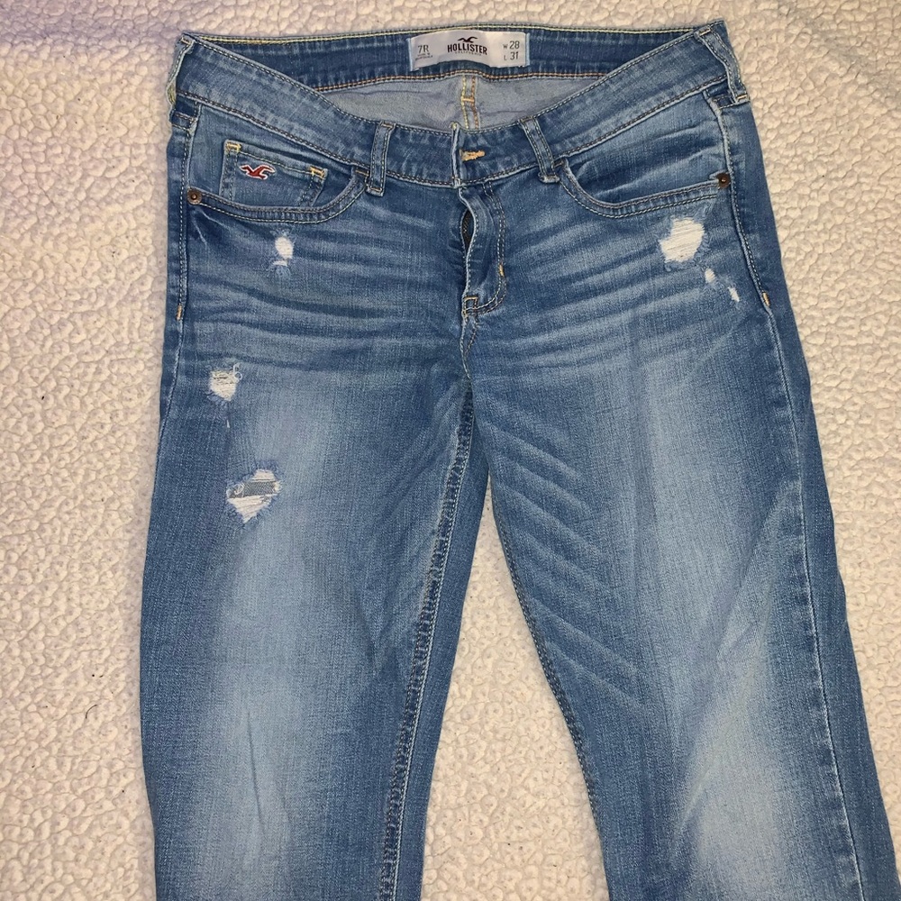 HOLLISTER | Ripped Light Wash Jeans